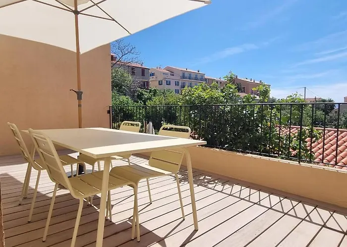 Daire Avec Terrasse Au Centre Du Village Cargèse